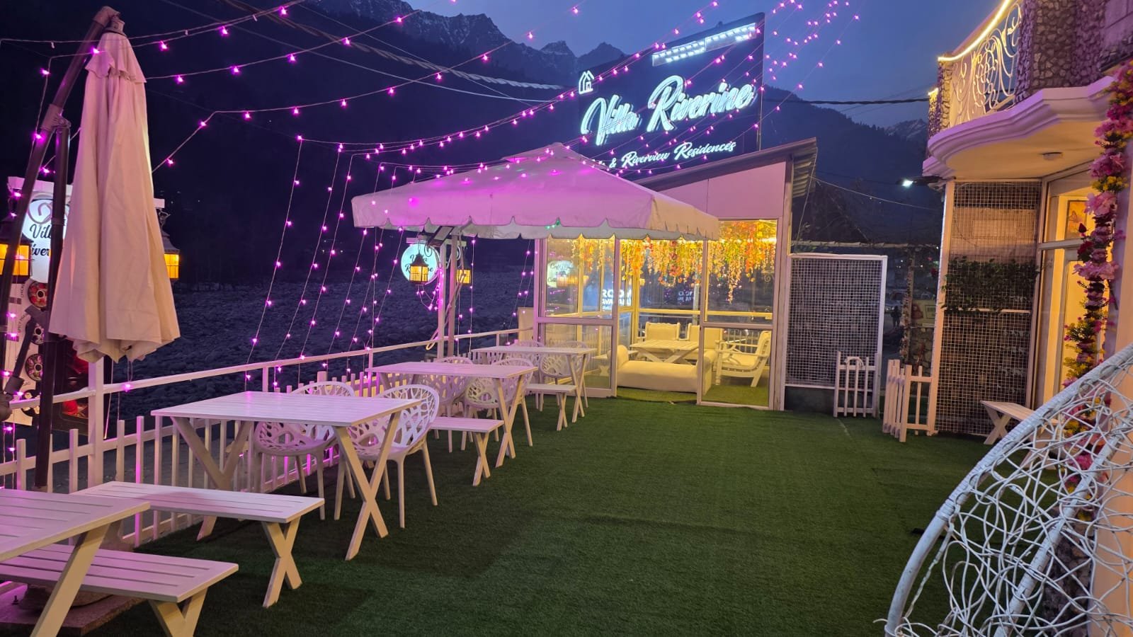 VILLA   RIVERINE   CAFE  &  RIVERVIEW  RESIDENCES