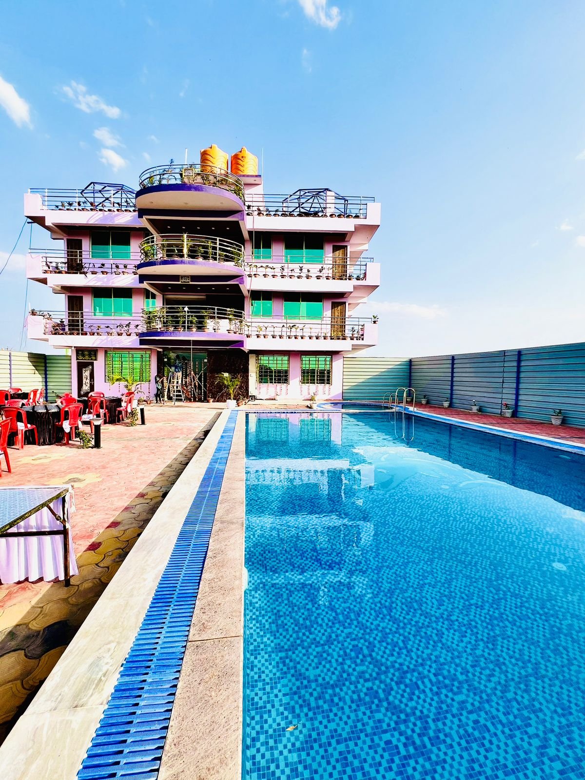 ROSHAN   RESORT