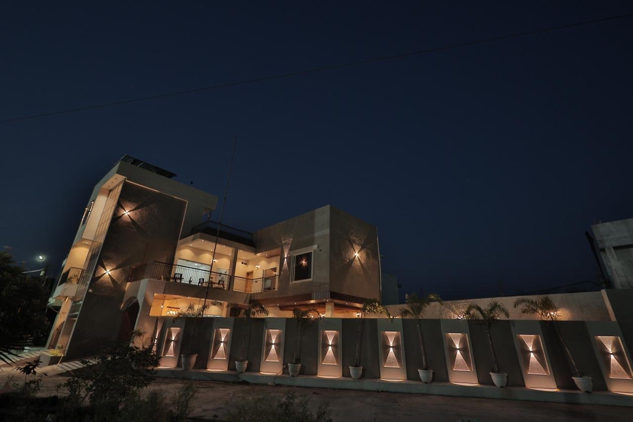 AIKANTIK  VILLA