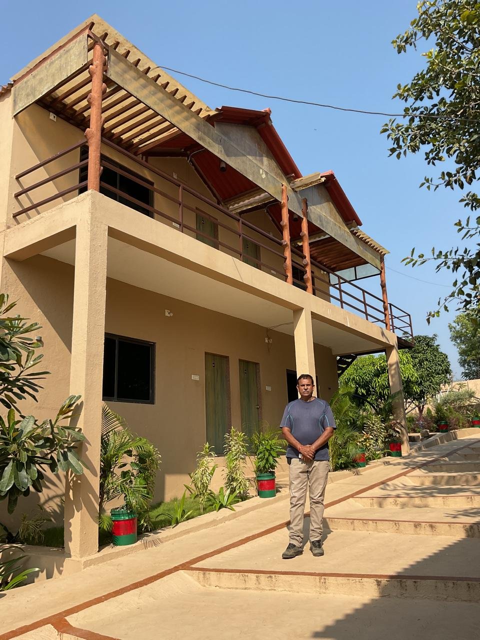 HIRAN GIR RETRATE